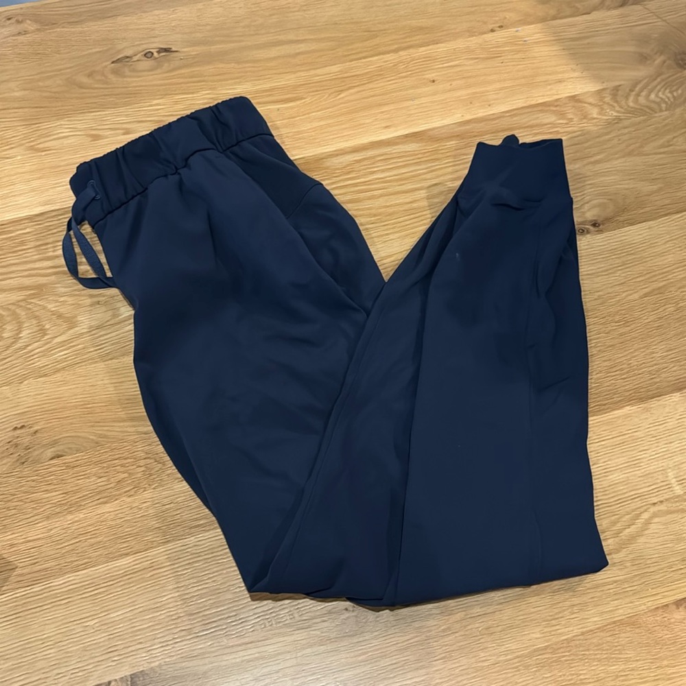 Lululemon Navy Jogger - I believe size 6